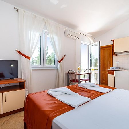 Apartments Prkacin 2 Starigrad Paklenica Bagian luar foto