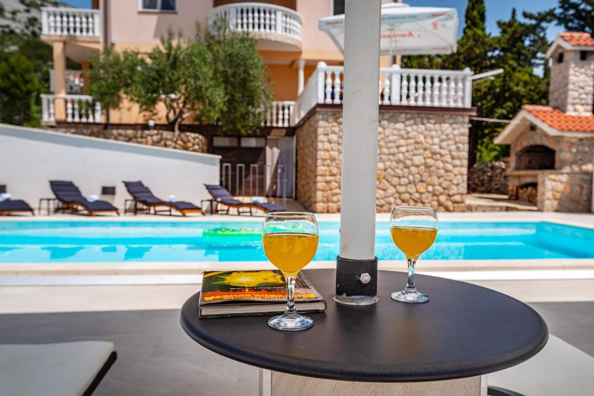 Apartments Prkacin 2 Starigrad Paklenica Bagian luar foto
