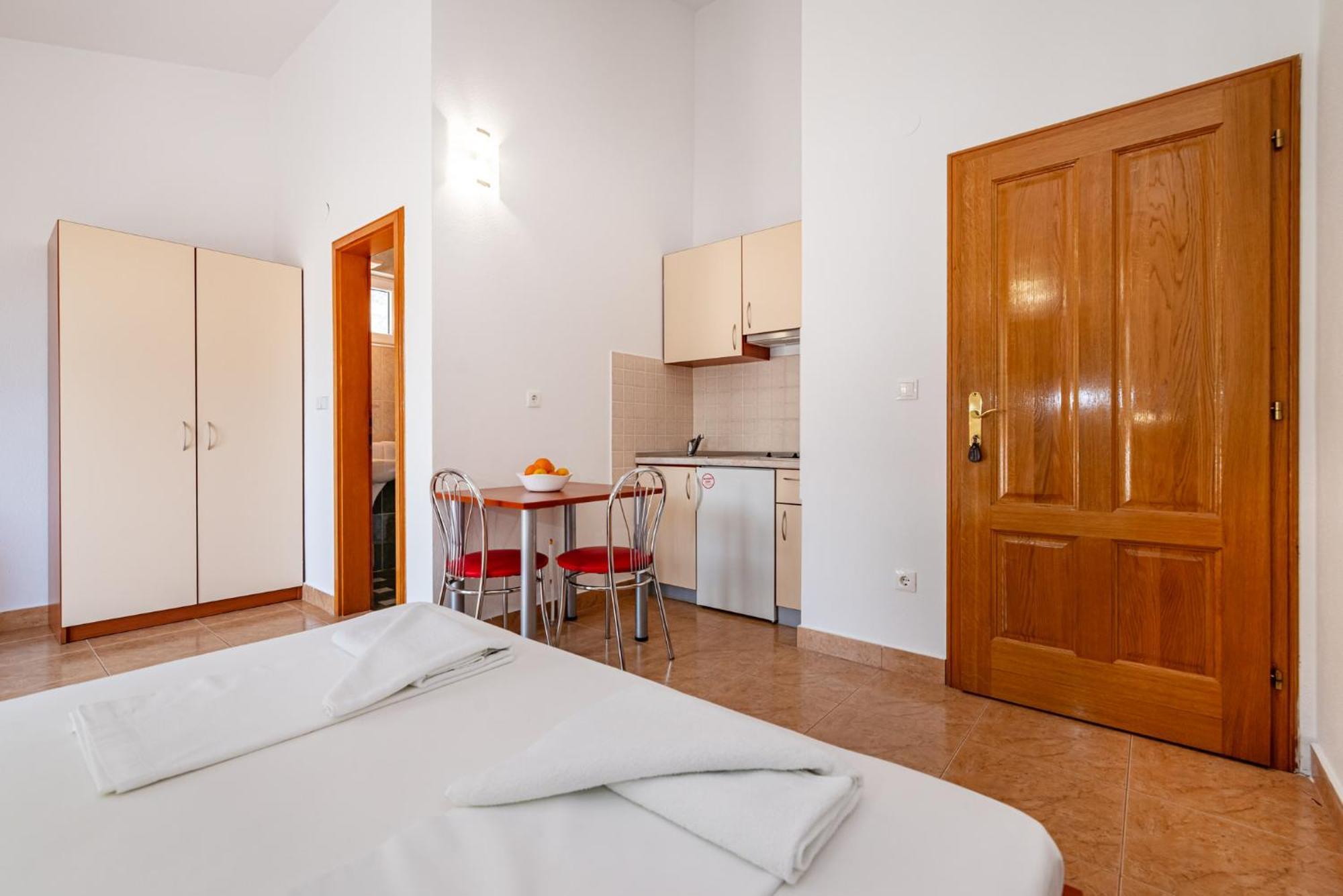 Apartments Prkacin 2 Starigrad Paklenica Bagian luar foto